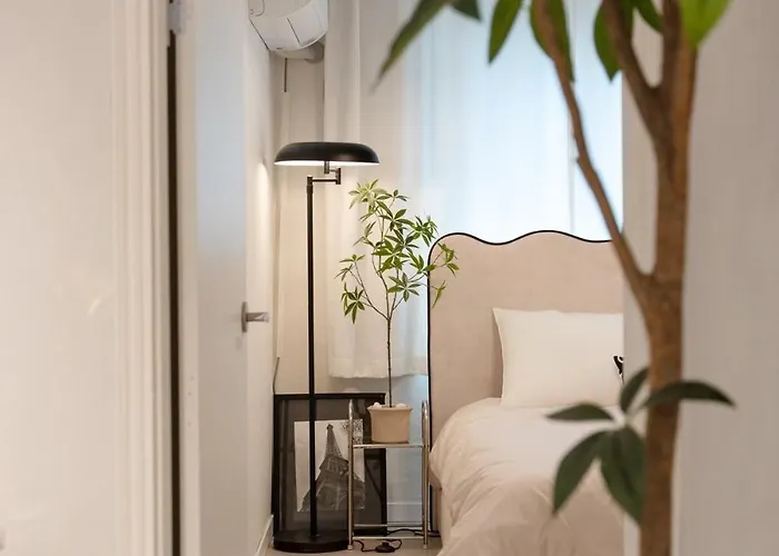 Pause Opening Special - 3 Minutes To Mapo-gu Office Station, 5 Minutes To Airport Bus, Hongdae, Mangwon, Hannam, Itaewon, 4 Beds For 8 People, 3-story Private House, Rooftop 公寓 *