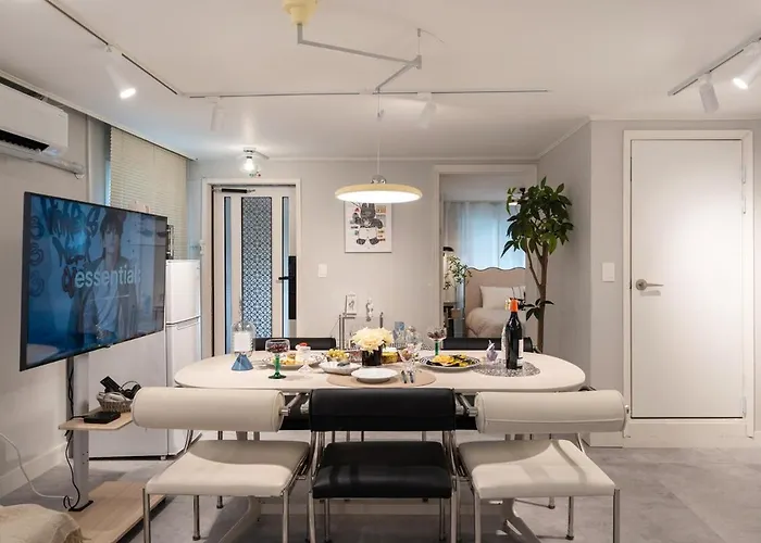 Pause Opening Special - 3 Minutes To Mapo-gu Office Station, 5 Minutes To Airport Bus, Hongdae, Mangwon, Hannam, Itaewon, 4 Beds For 8 People, 3-story Private House, Rooftop * 首爾