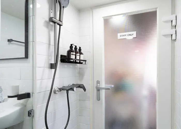Pause Opening Special - 3 Minutes To Mapo-gu Office Station, 5 Minutes To Airport Bus, Hongdae, Mangwon, Hannam, Itaewon, 4 Beds For 8 People, 3-story Private House, Rooftop 公寓 *