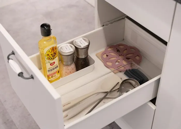 Pause Opening Special - 3 Minutes To Mapo-gu Office Station, 5 Minutes To Airport Bus, Hongdae, Mangwon, Hannam, Itaewon, 4 Beds For 8 People, 3-story Private House, Rooftop * 首爾