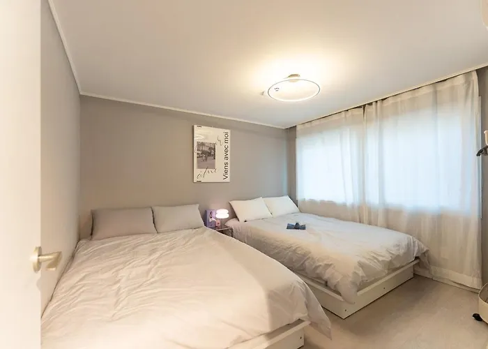 Pause Opening Special - 3 Minutes To Mapo-gu Office Station, 5 Minutes To Airport Bus, Hongdae, Mangwon, Hannam, Itaewon, 4 Beds For 8 People, 3-story Private House, Rooftop 首爾