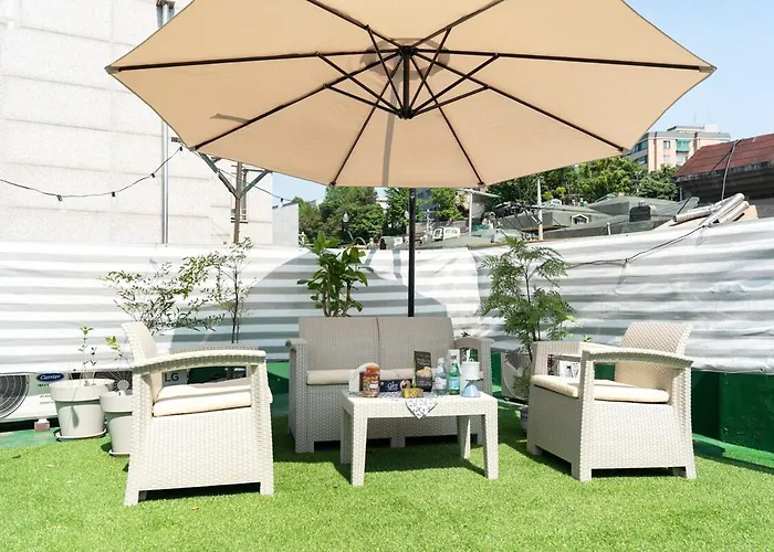 Pause Opening Special - 3 Minutes To Mapo-gu Office Station, 5 Minutes To Airport Bus, Hongdae, Mangwon, Hannam, Itaewon, 4 Beds For 8 People, 3-story Private House, Rooftop 首爾