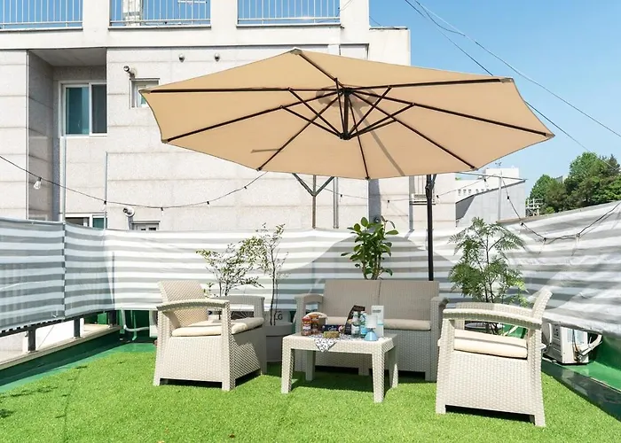 Pause Opening Special - 3 Minutes To Mapo-gu Office Station, 5 Minutes To Airport Bus, Hongdae, Mangwon, Hannam, Itaewon, 4 Beds For 8 People, 3-story Private House, Rooftop * 首爾