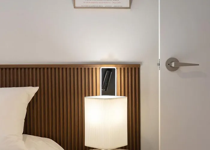 Pause Opening Special - 3 Minutes To Mapo-gu Office Station, 5 Minutes To Airport Bus, Hongdae, Mangwon, Hannam, Itaewon, 4 Beds For 8 People, 3-story Private House, Rooftop 公寓 首爾