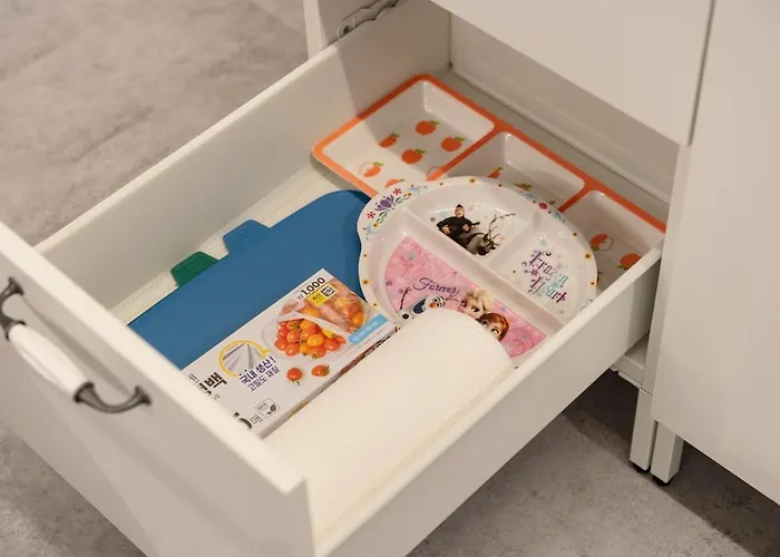 Pause Opening Special - 3 Minutes To Mapo-gu Office Station, 5 Minutes To Airport Bus, Hongdae, Mangwon, Hannam, Itaewon, 4 Beds For 8 People, 3-story Private House, Rooftop 公寓