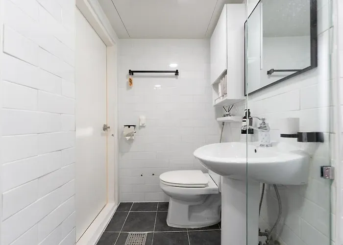 Pause Opening Special - 3 Minutes To Mapo-gu Office Station, 5 Minutes To Airport Bus, Hongdae, Mangwon, Hannam, Itaewon, 4 Beds For 8 People, 3-story Private House, Rooftop * 首爾
